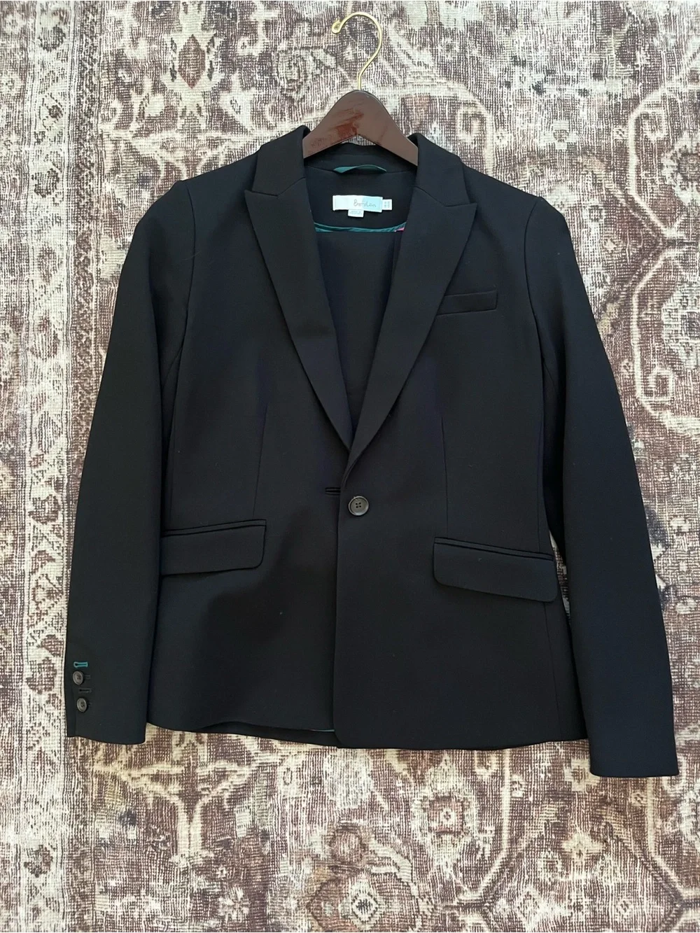 Boden women’s black pantsuit. Size 10. Classic tailoring. EUC. $50 - Picture 2 of 11